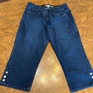Dana Buchman jean capris